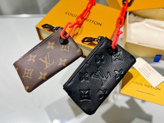 LV keyring 03lyh98
